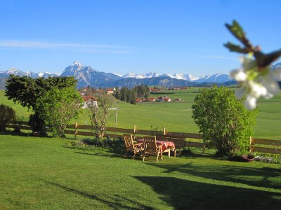 Ausblick vom Garten, Haus Achatz, Hopferau am Alpenrand